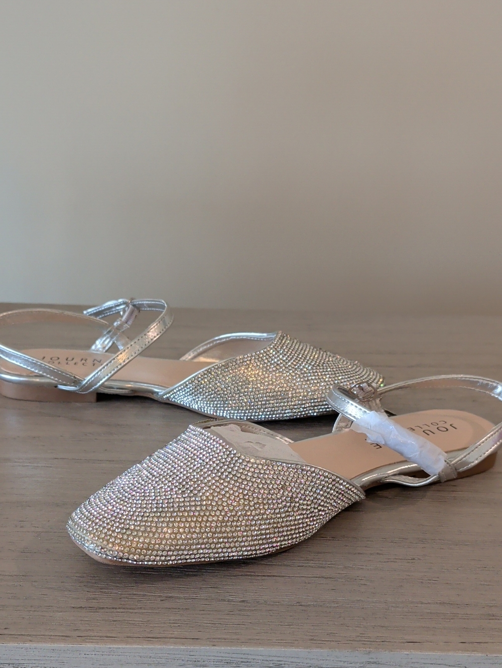 Journey Collection NWOT Silver Sandals